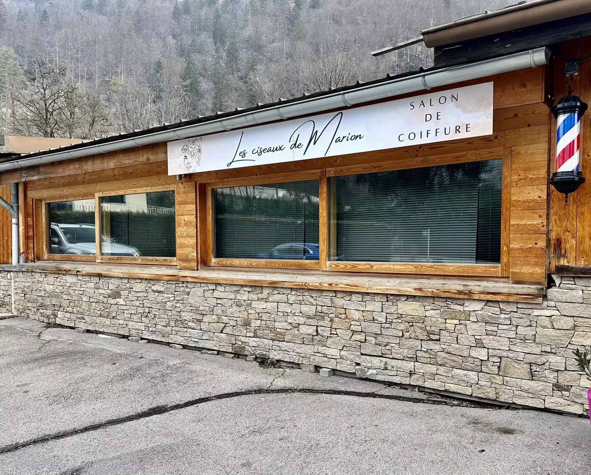 Les Ciseaux de Marion, coiffeuse à Magland